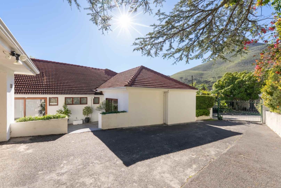 4 Bedroom Property for Sale in Camps Bay Western Cape